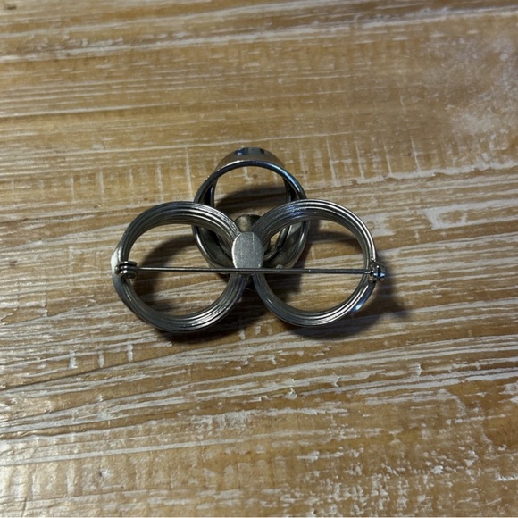 Silver Interlocking Rings - Picture 2 of 2